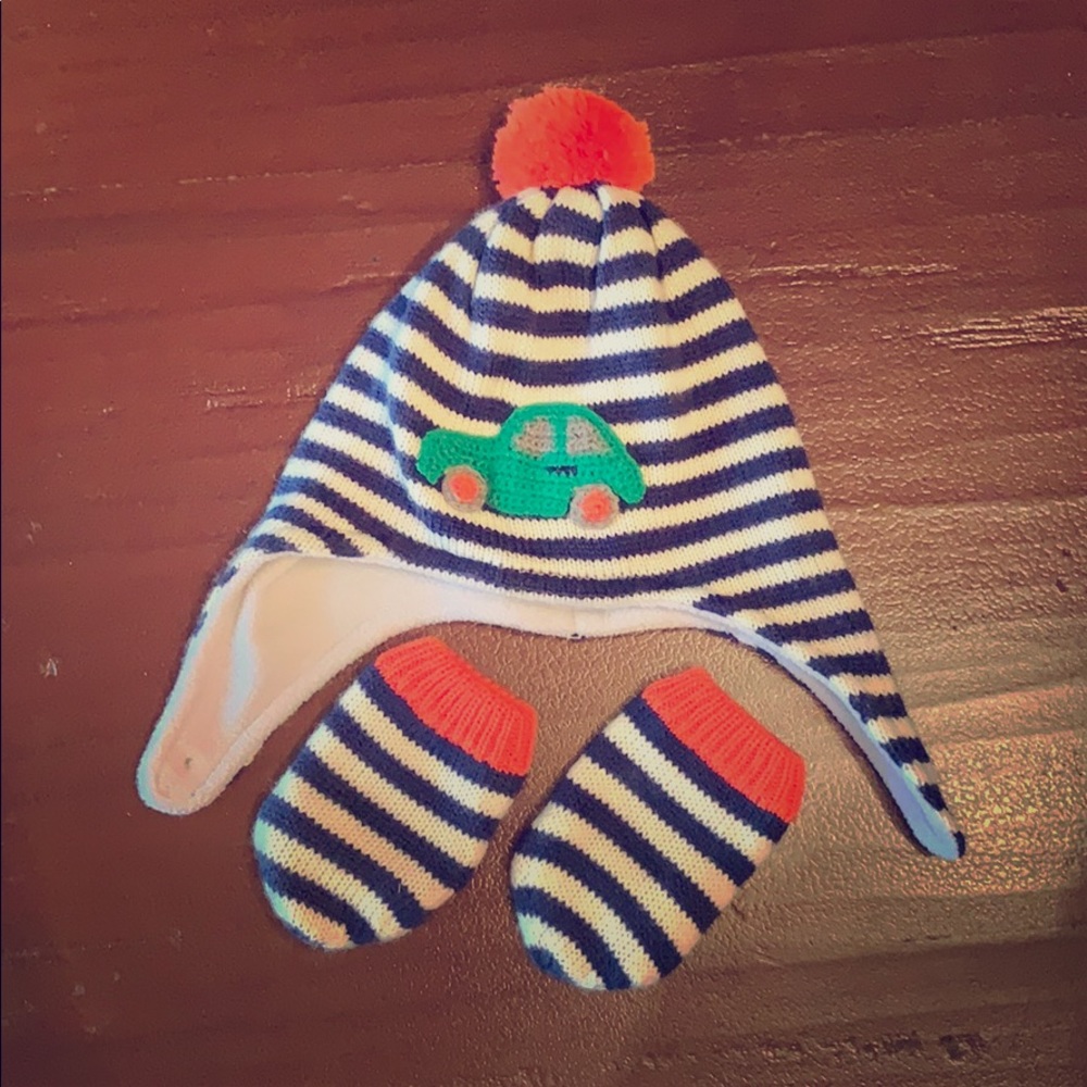 BABY BODEN knitted hat with matching mittens.